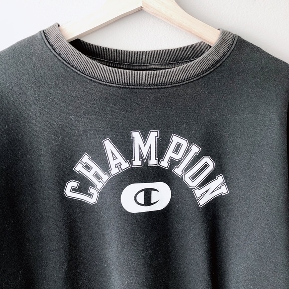Champion crew neck sweater Medium vintage black sweatshirt - Picture 8 of 15